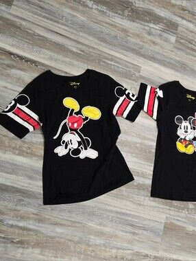 Disney Mickey Minnie graphic Tees